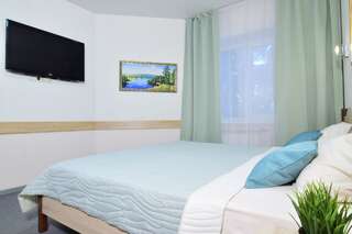 Мини-отель Новотех Сургут  Двухместный номер с 2 отдельными кроватями и собственной ванной комнатой-9